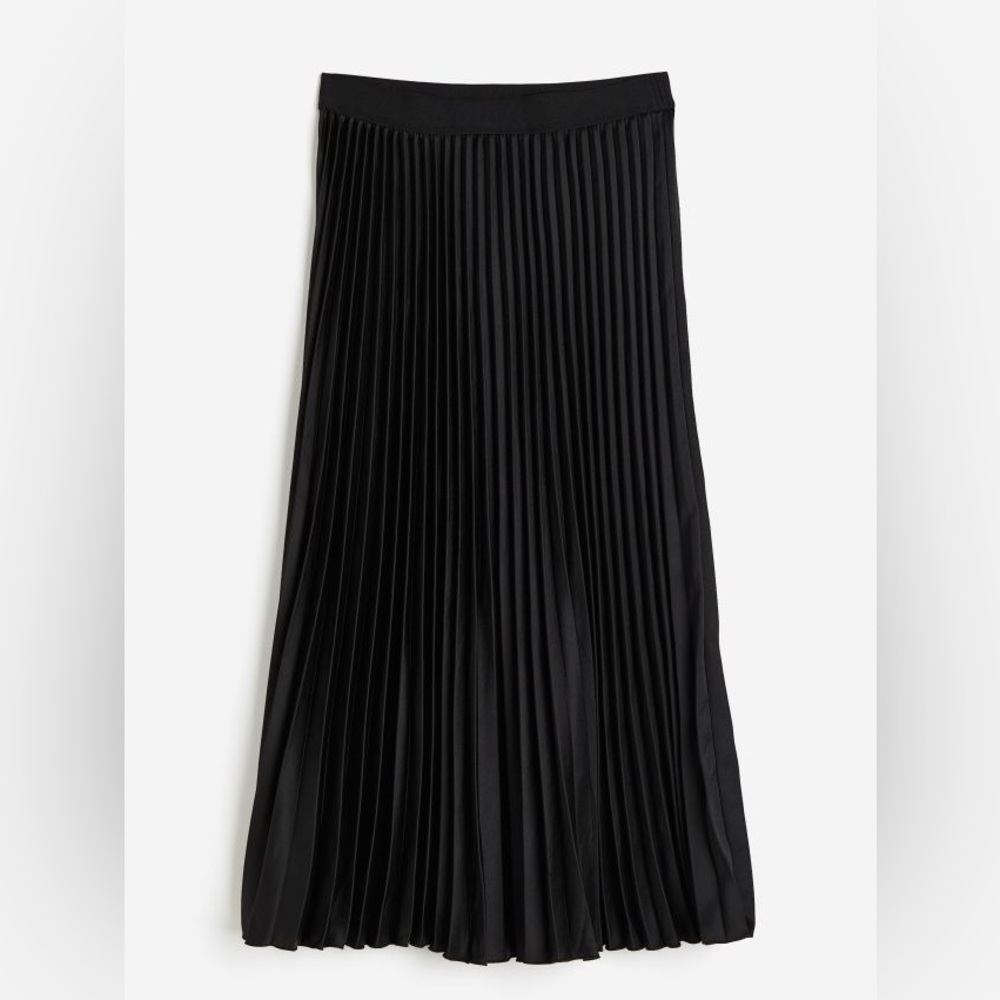 H&M NWT Black Midi Polyester Pleated Skirt (Still in Stores)